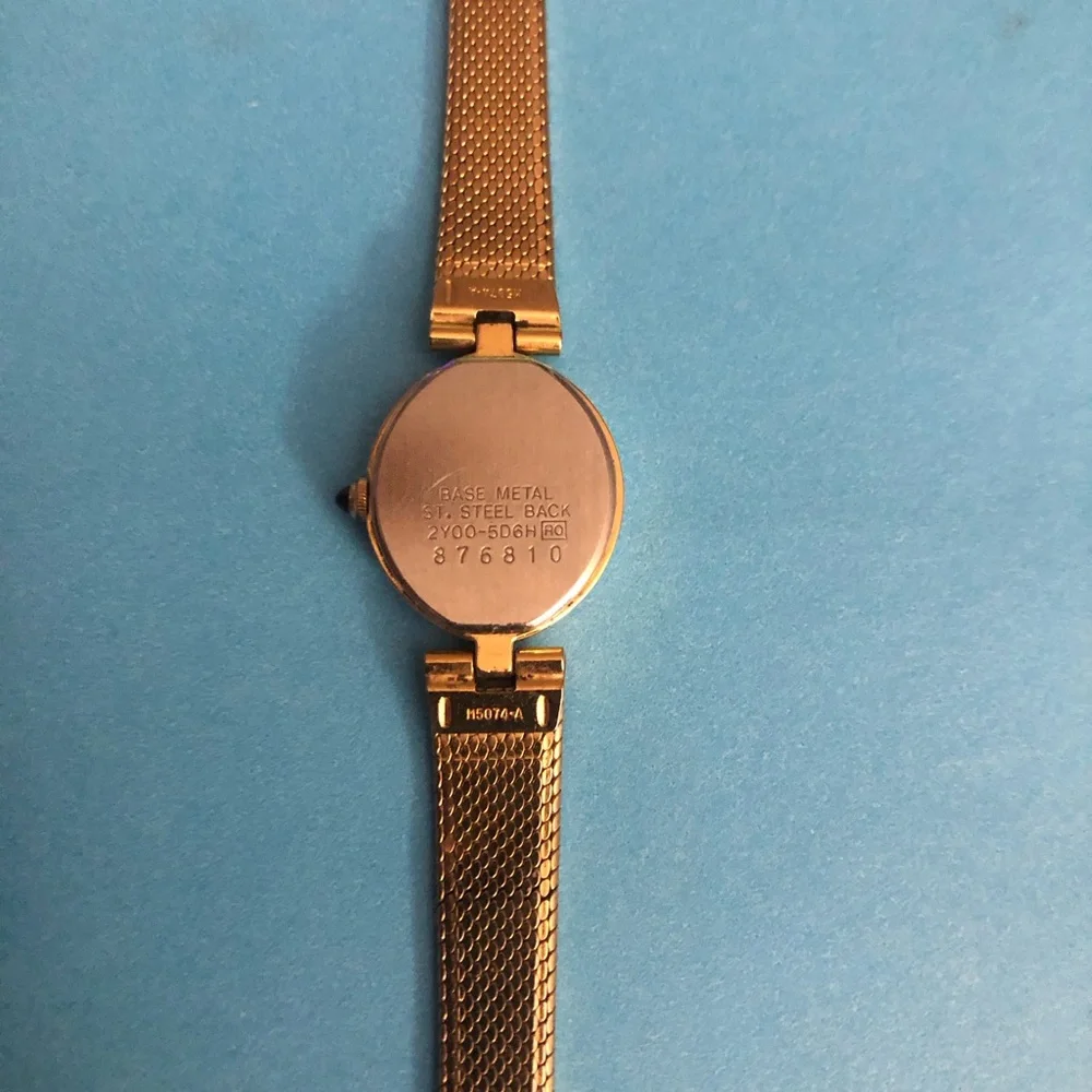Vintage 1980s Seiko Women’s Watch Genuine Diamond Accents Gold-Toned Mesh Band